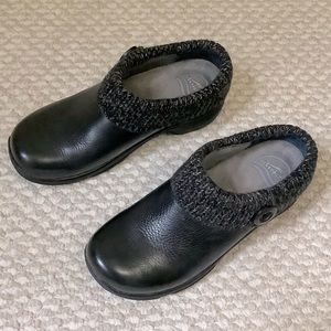 Dansko Kenzie Sweater Clogs Black Leather 37 6.5